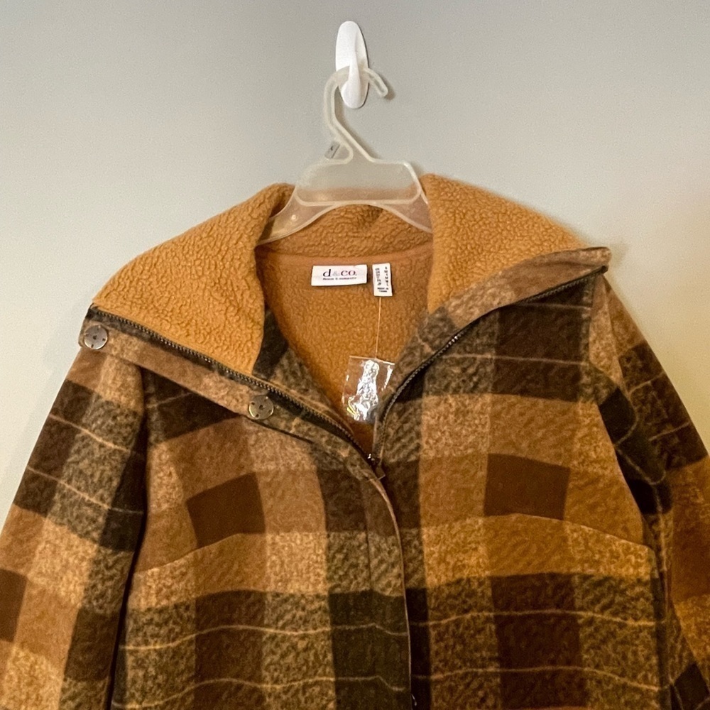 DENIM and Company size S women’s Sherpa camel plaid NWOT - Picture 3 of 6